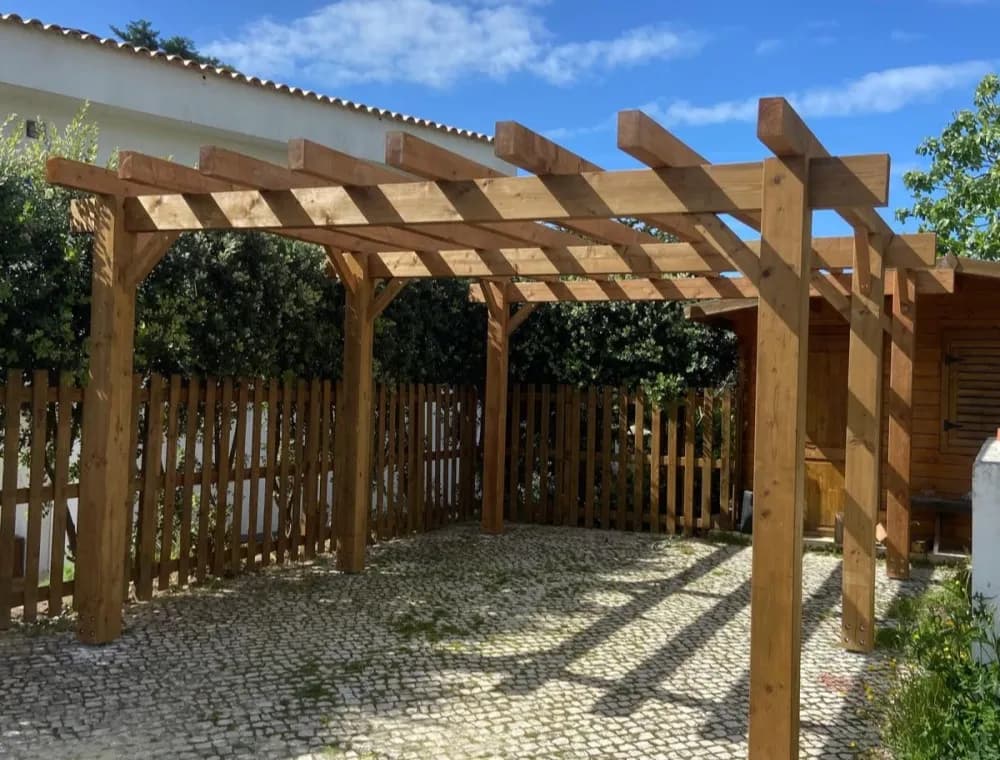 Pérgola em madeira lamelada | Projetos Realizados