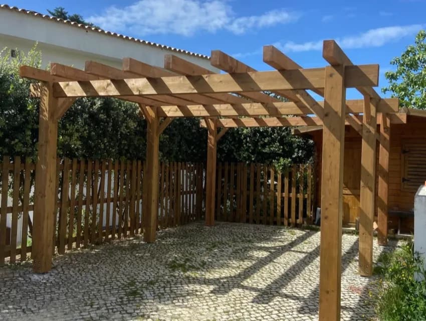 Portfólio Arawood Garden | Decks, vedações, pérgolas e outros trabalhos em madeira