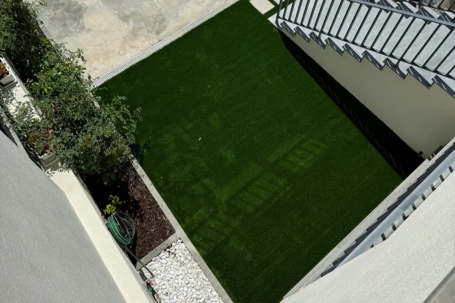 Arawood Garden: /img/servicos/servicos-relva.webp